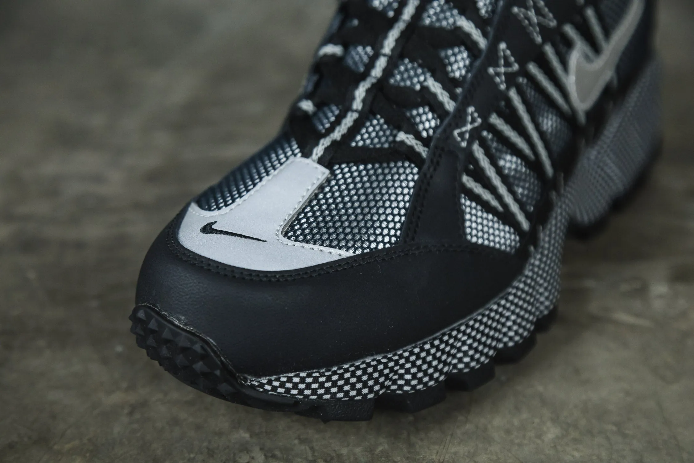 Nike Air Humara 'Black and Metallic Silver'