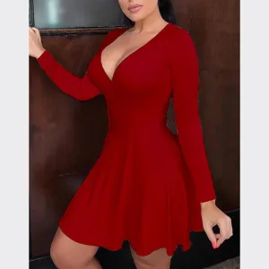 Vestido de Festa Curto Manga Longa Decote V Plus Size